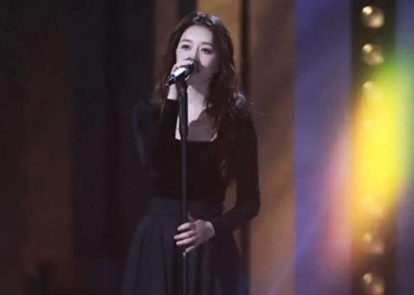 配资一流股票配资门户 《乘风2026》初舞台落幕，姐姐们的舞台表现精彩纷呈